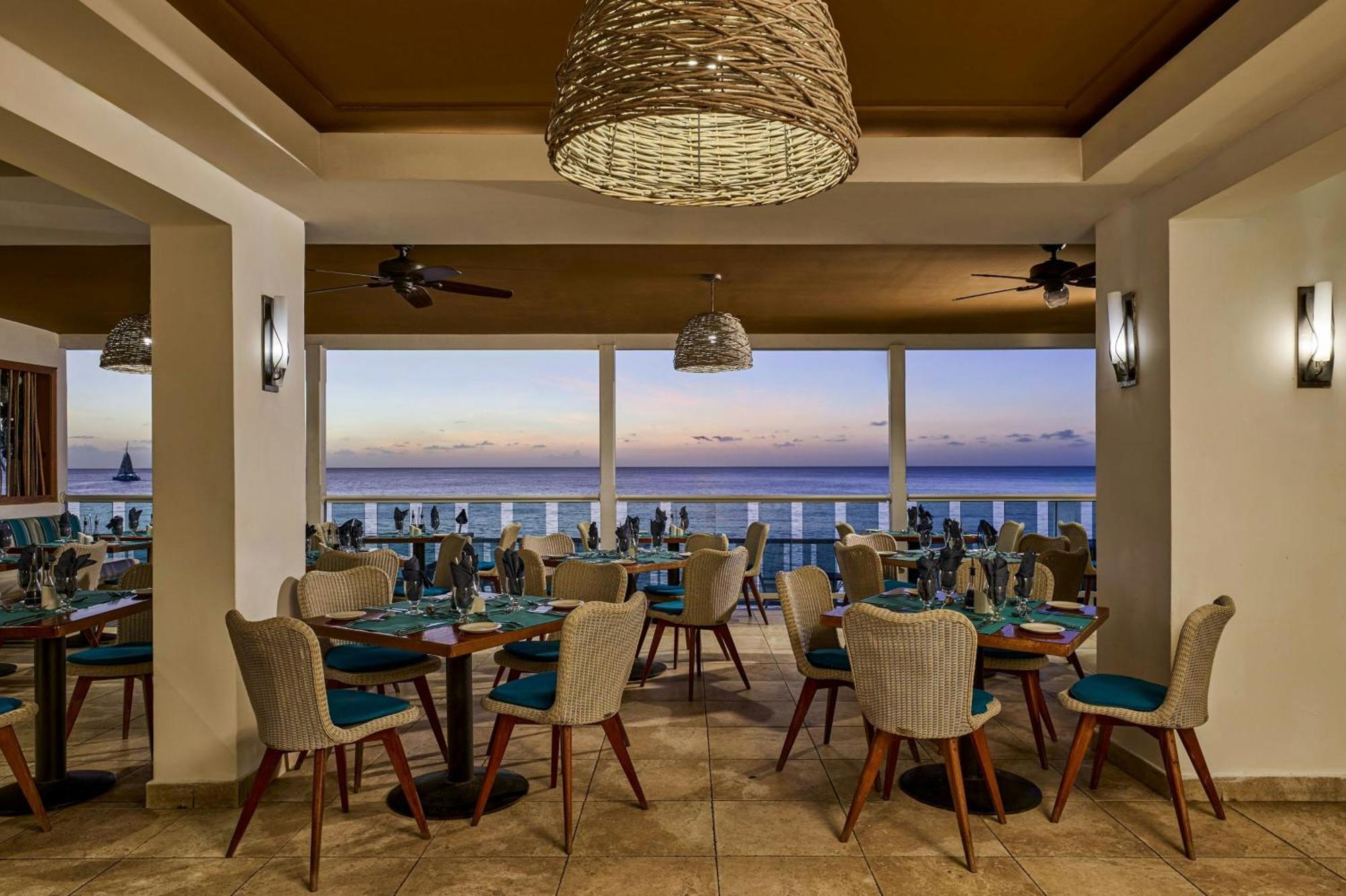 Waves Resort & Spa, Barbados, An Autograph Collection All-Inclusive Resort Saint James Exterior foto
